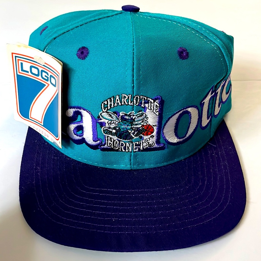 Dead stock Charlotte Hornets SnapBack